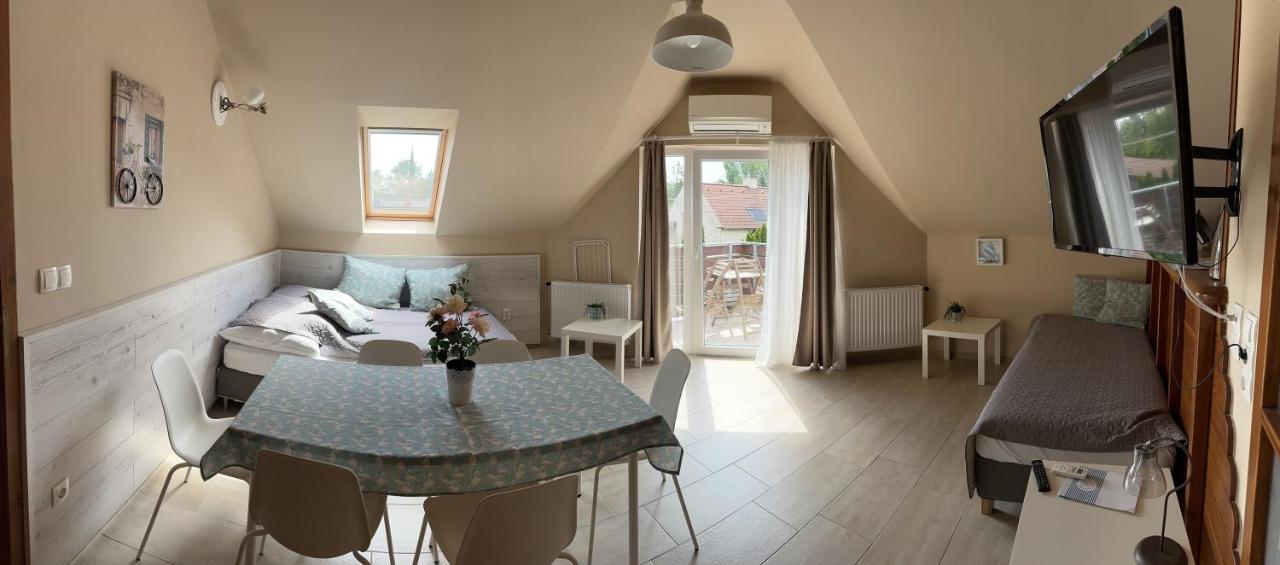 Topart Apartman I Balatonfenyves Exteriör bild