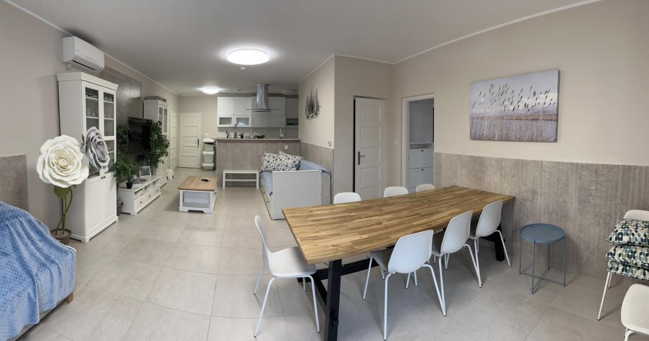 Topart Apartman I Balatonfenyves Exteriör bild