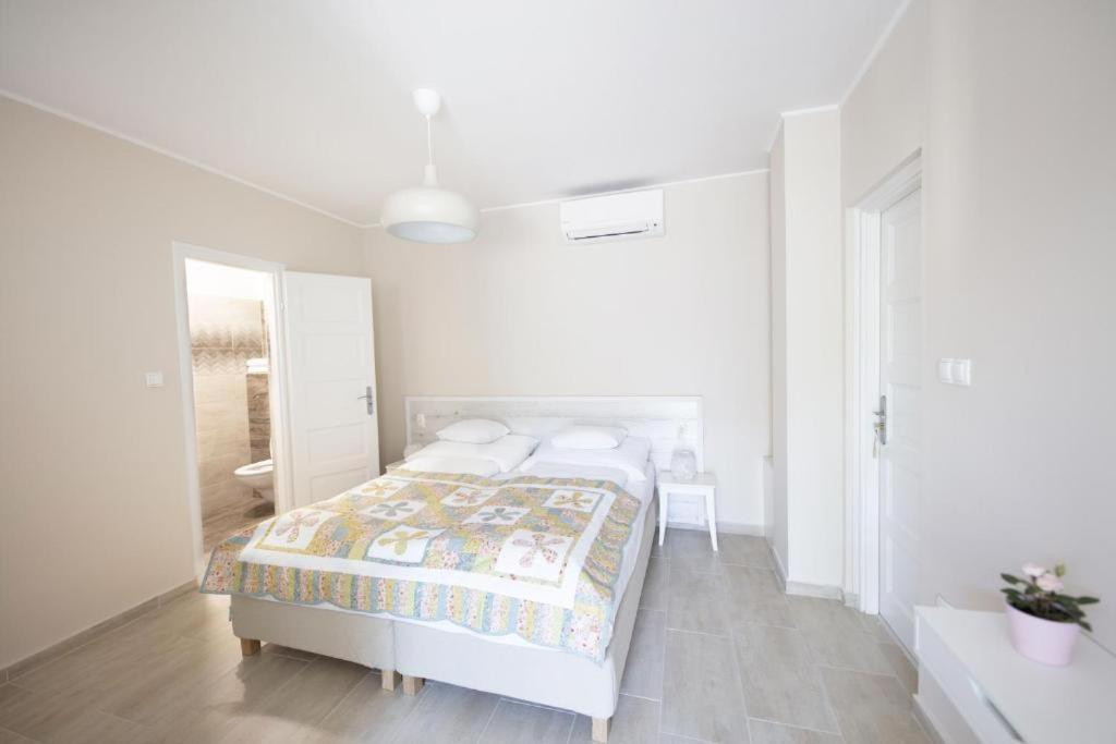 Topart Apartman I Balatonfenyves Exteriör bild