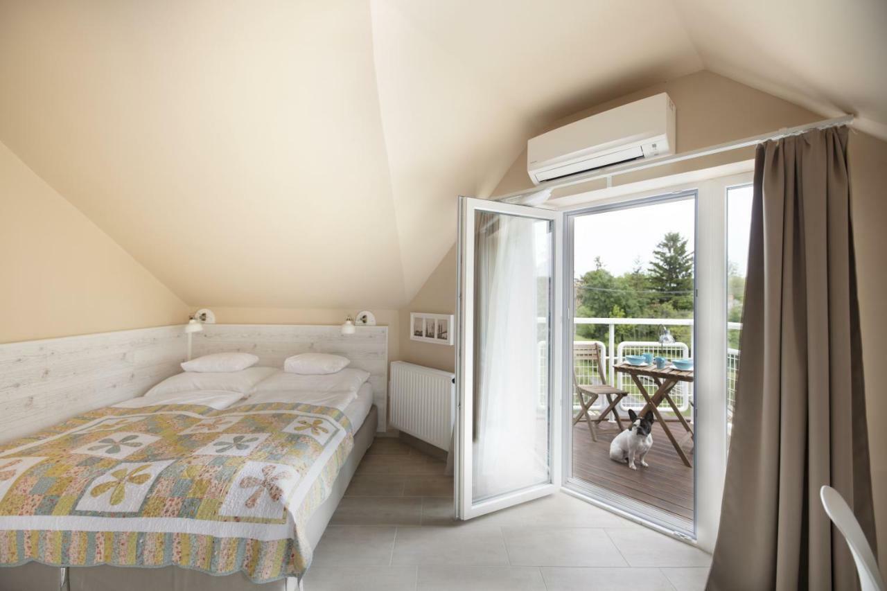 Topart Apartman I Balatonfenyves Exteriör bild